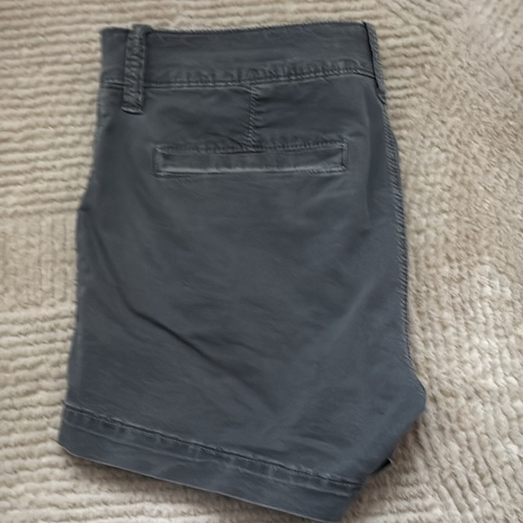 American Eagle Outfitters Super Stretch chinos gray shorts Sz 2 - Picture 5 of 9
